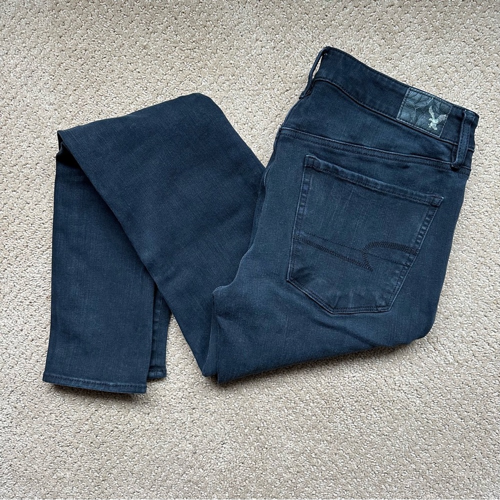 American Eagle High-Rise Jegging Size 6 - Super Stretch, Black